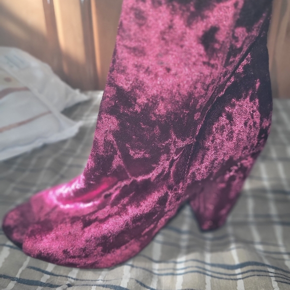 Wild Diva,  Stylish Peep Toe Slouch Ankle  Chunky Stacked Heels Bootie - Picture 7 of 7